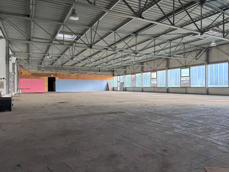 Local commercial - 706 m²