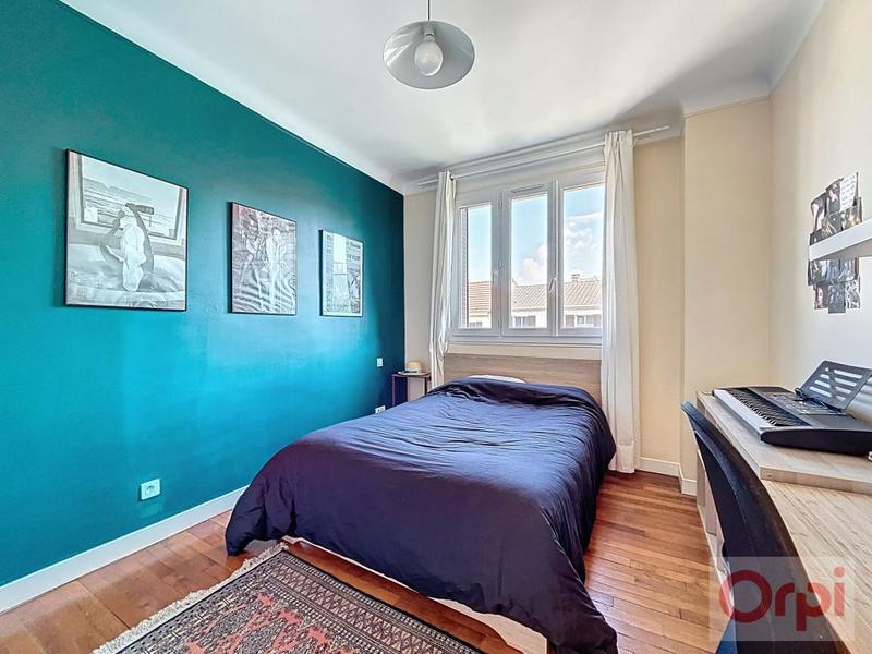 Demeure - 203 m² - 9 pièces