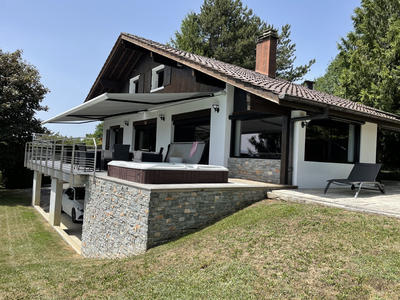 Maison - 228 m² - 7 pièces