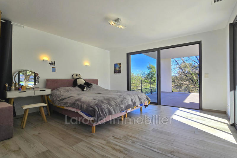 Villa - 280 m² - 5 pièces