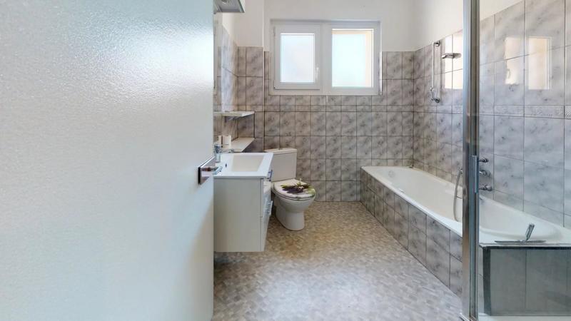 Maison - 207 m² - 7 pièces