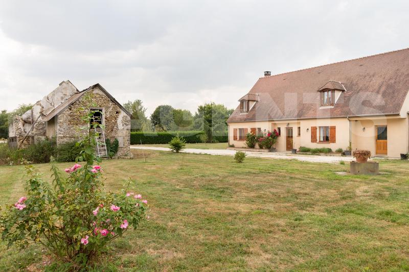 Maison traditionnelle - 264 m² - 8 pièces