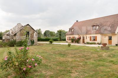 Maison traditionnelle - 264 m² - 8 pièces
