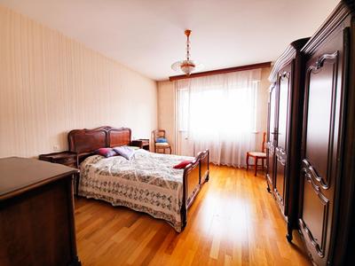 Appartement - 90 m² - 3 pièces