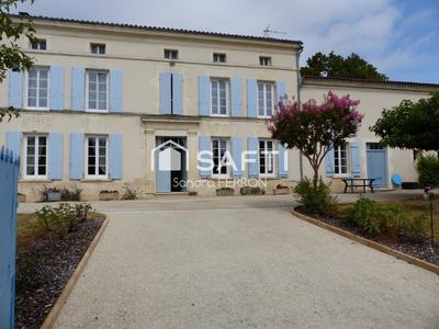 Maison - 201 m² - 7 pièces