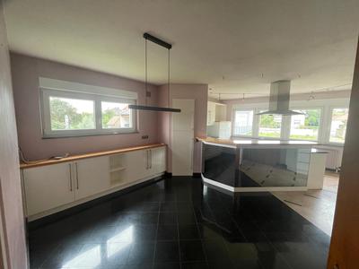 Maison - 210 m² - 8 pièces