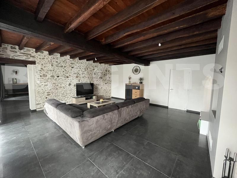 Maison - 270 m² - 10 pièces