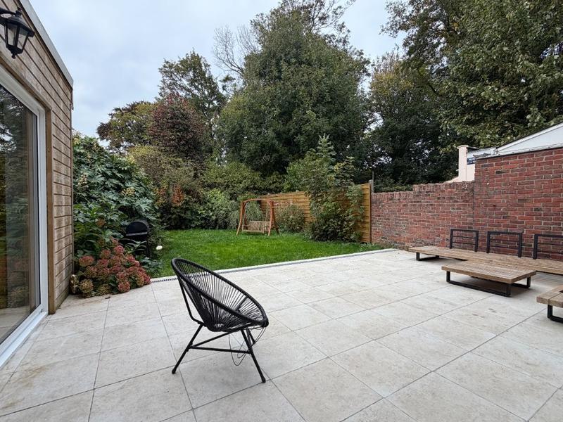 Maison - 211 m² - 6 pièces