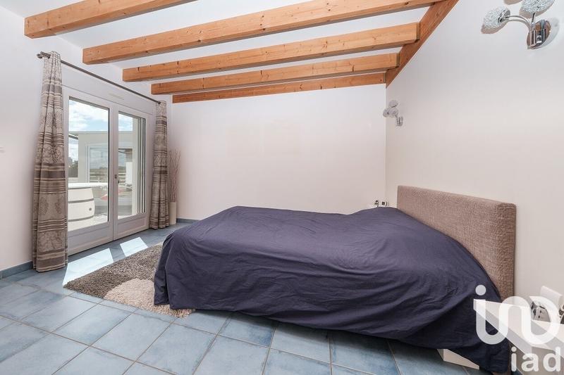 Maison - 222 m² - 6 pièces