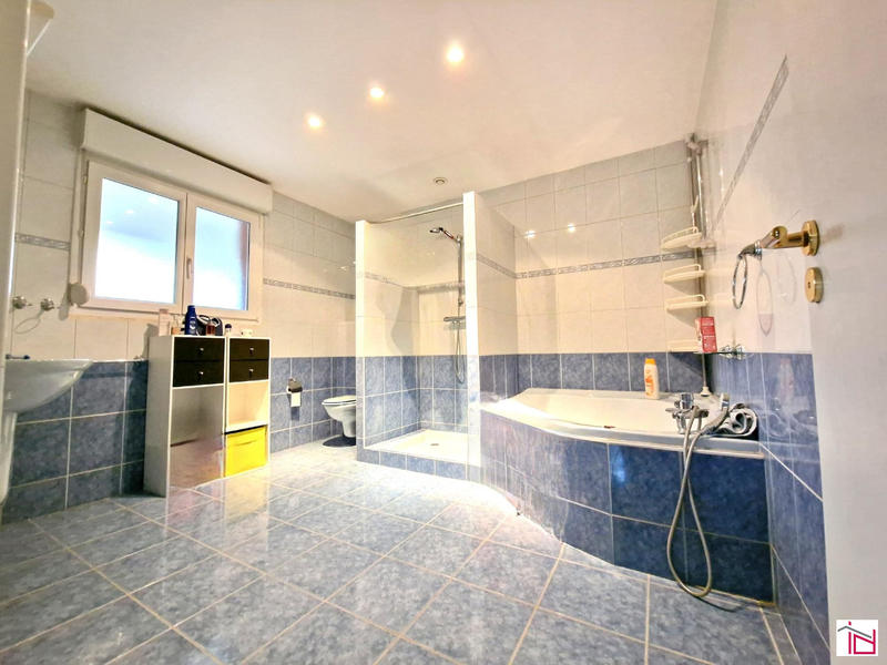 Maison - 137 m² - 7 pièces