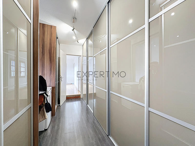 Maison - 295 m² - 7 pièces