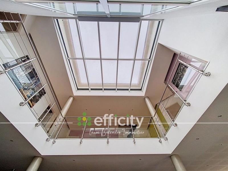 Villa - 370 m² - 10 pièces