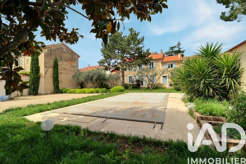 Maison - 180 m² - 7 pièces