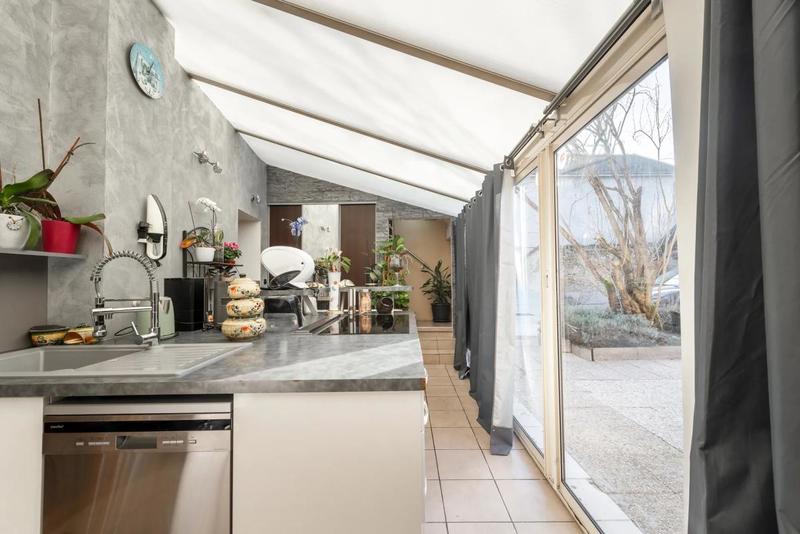 Maison - 240 m² - 10 pièces