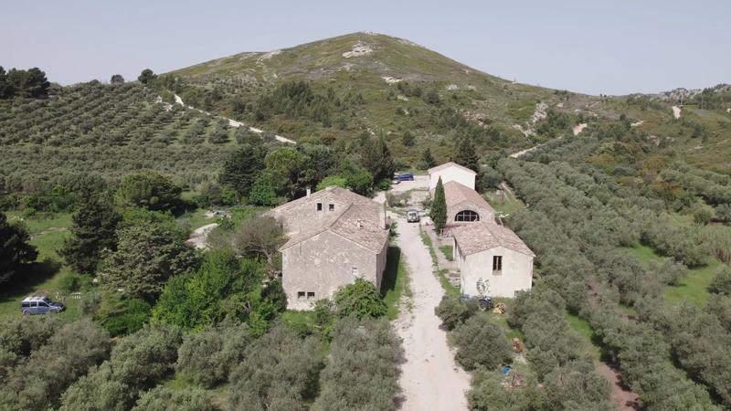 Propriété - 700 m²