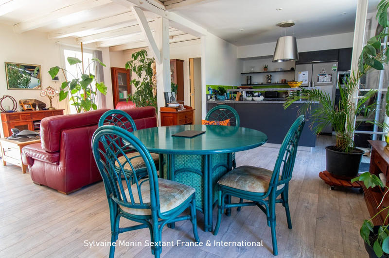 Maison - 171 m² - 6 pièces