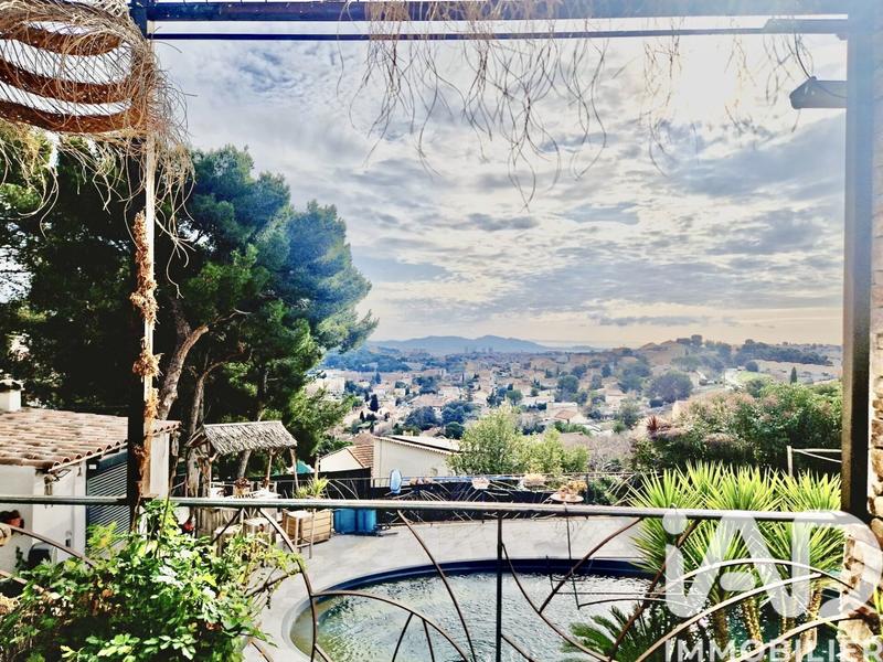 Maison - 267 m² - 11 pièces