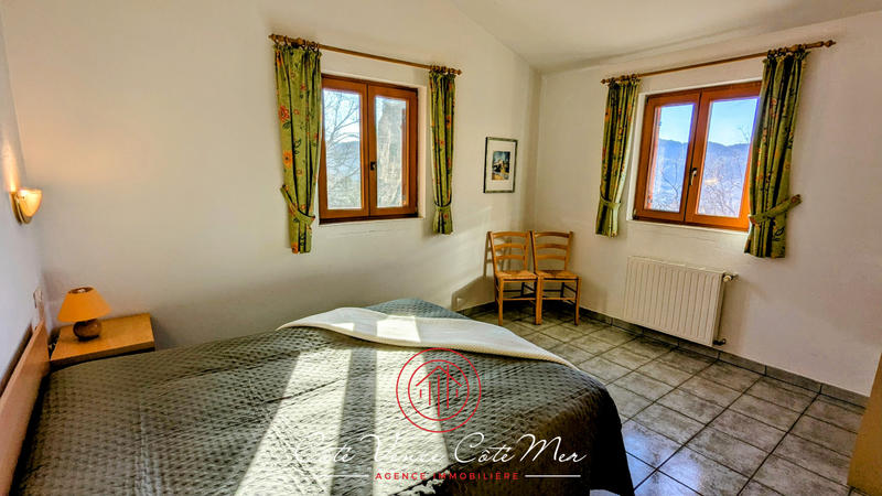 Maison - 257 m² - 9 pièces
