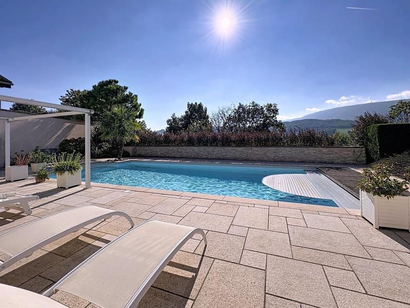 Villa - 196 m² - 7 pièces