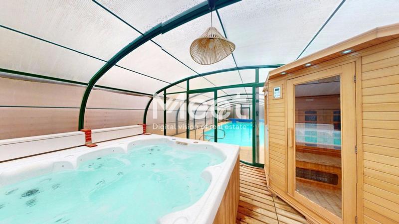 Maison d'architecte - 420 m² - 9 pièces