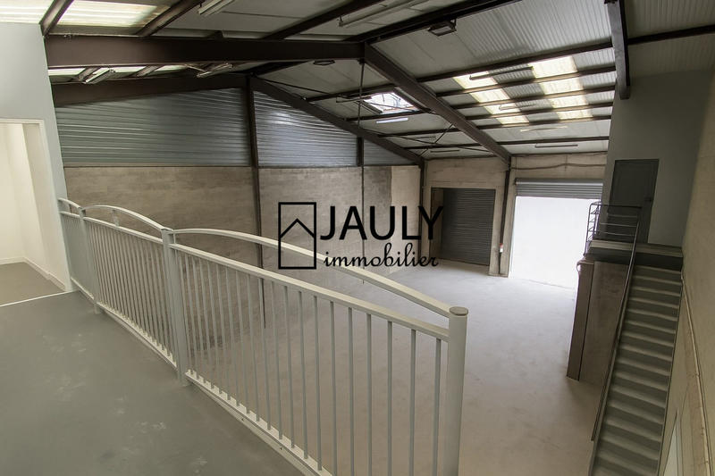 Entrepôt - 625 m²
