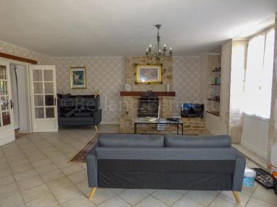 Maison - 300 m² - 16 pièces