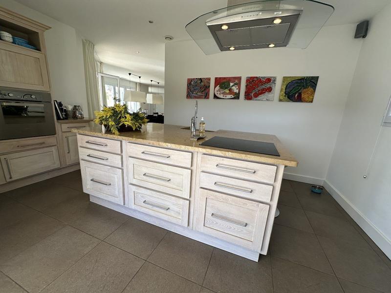 Villa - 212 m² - 6 pièces