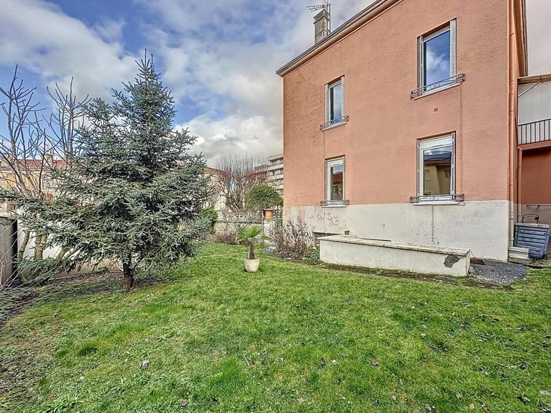 Maison - 225 m² - 5 pièces