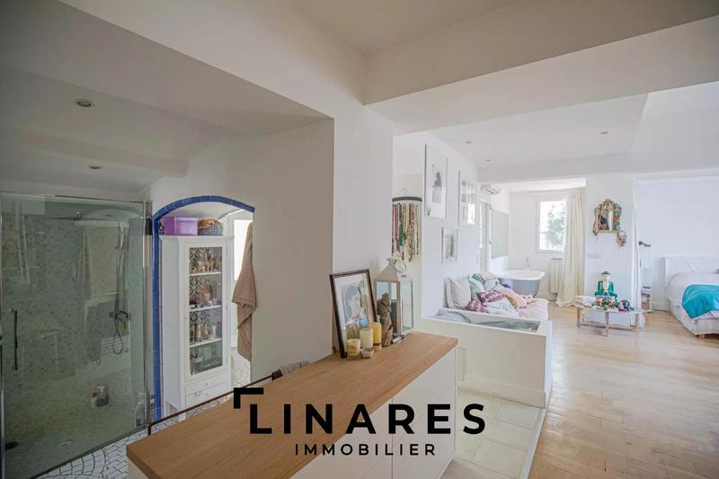 Villa - 320 m² - 5 pièces