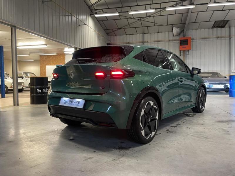 Renault Clio VI techno full hybrid E-Tech 160 ch