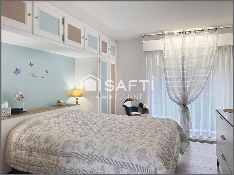 Maison - 215 m² - 9 pièces