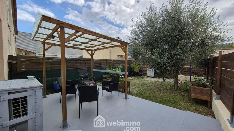 Maison - 90 m² - 5 pièces