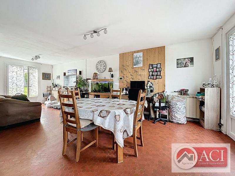 Maison - 94 m² - 5 pièces