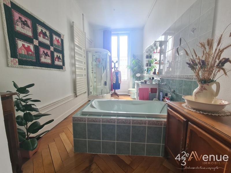 Appartement - 205 m² - 6 pièces