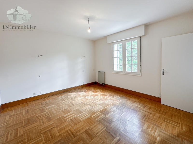 Maison - 172 m² - 9 pièces