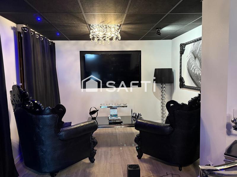 Maison - 245 m² - 4 pièces