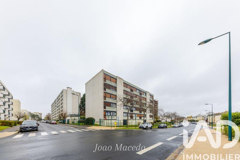 Appartement - 93 m² - 5 pièces