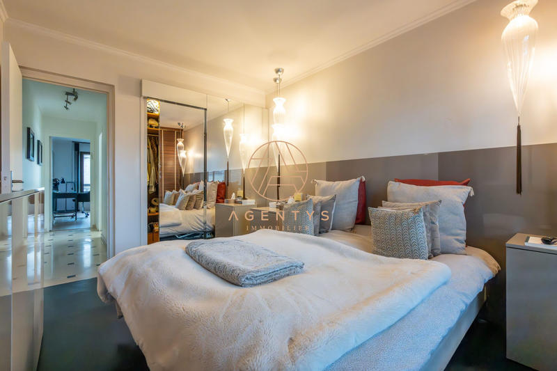 Appartement - 122 m² - 5 pièces