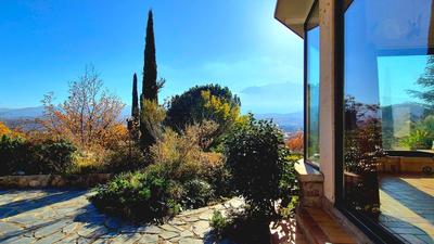 Maison - 254 m² - 6 pièces