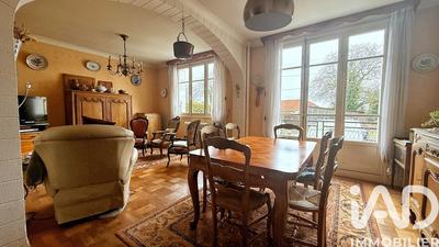 Maison - 200 m² - 8 pièces