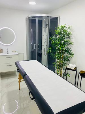 Beauty And The Barber