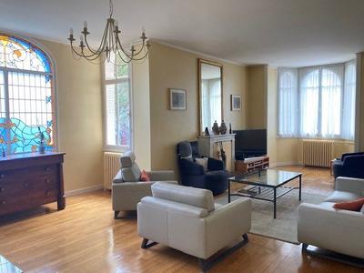 Maison - 232 m² - 4 pièces