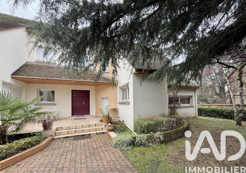 Maison - 261 m² - 8 pièces