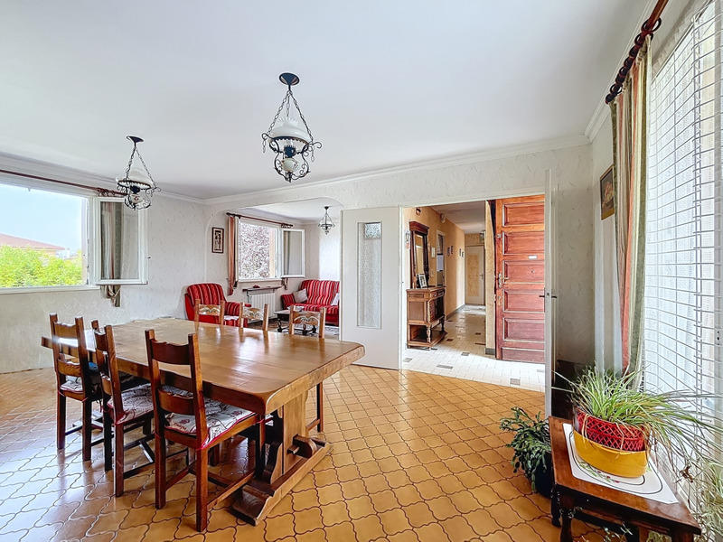 Maison - 107 m² - 6 pièces