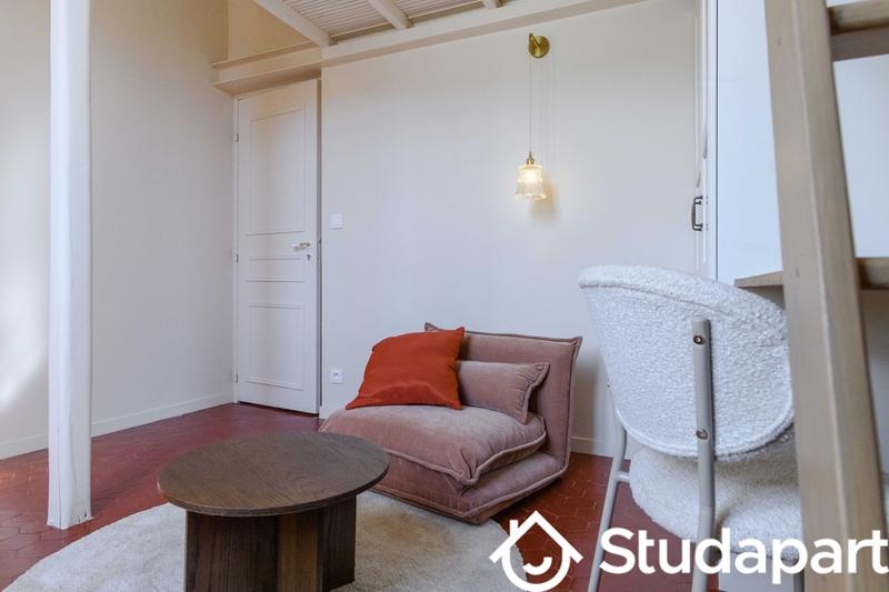 Chambre - 11 m² - 1 pièce