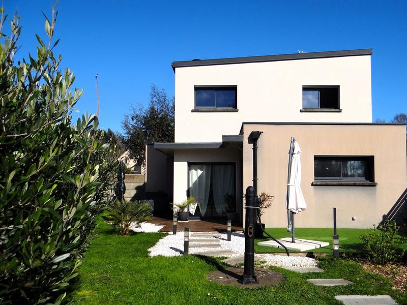 Maison - 107 m² - 4 pièces