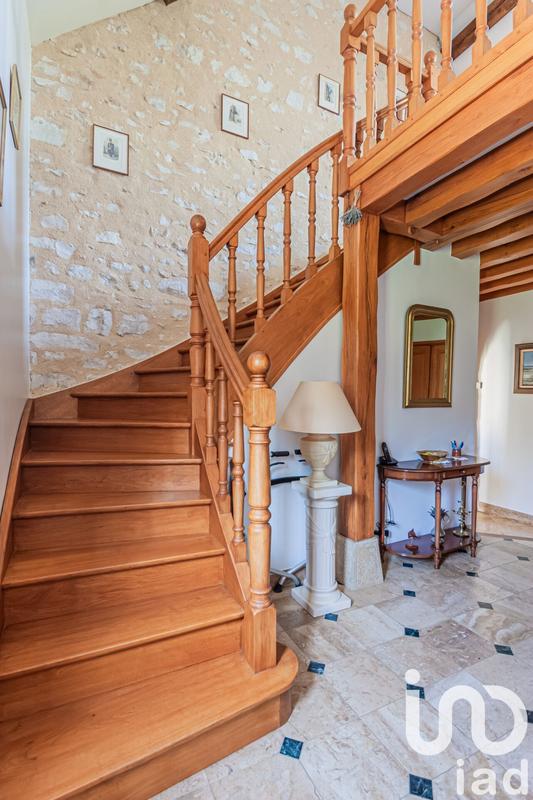 Maison - 230 m² - 7 pièces