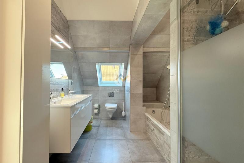 Maison contemporaine - 196 m² - 7 pièces