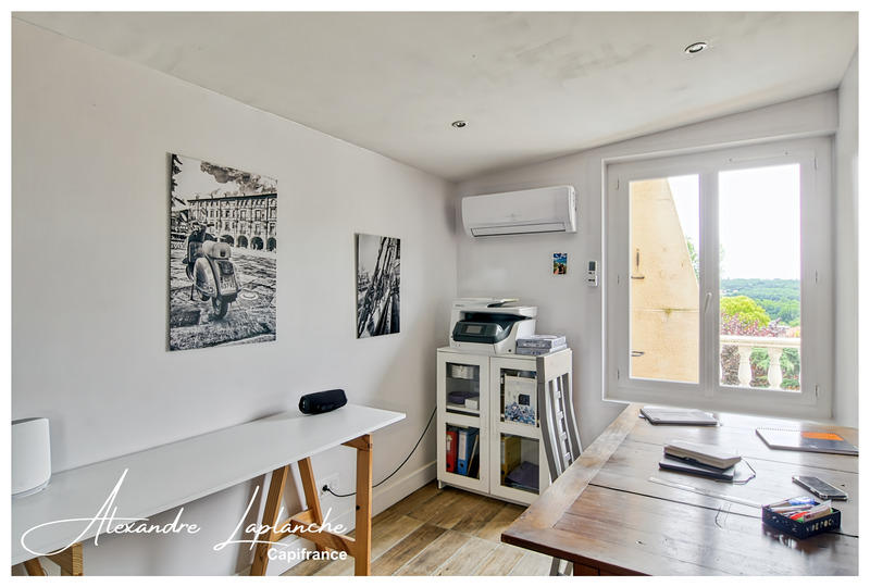 Maison - 177 m² - 7 pièces