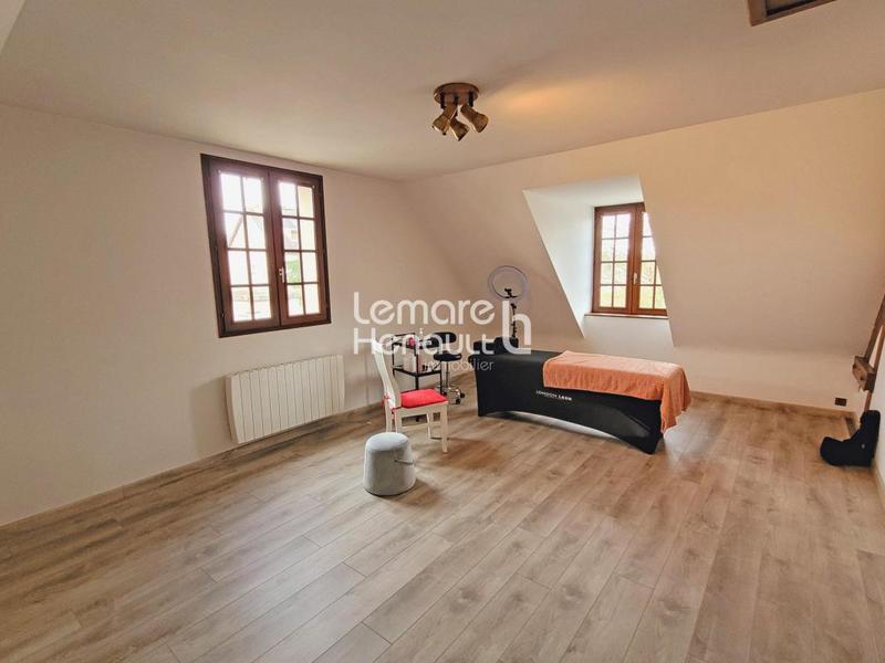 Pavillon - 140 m² - 7 pièces